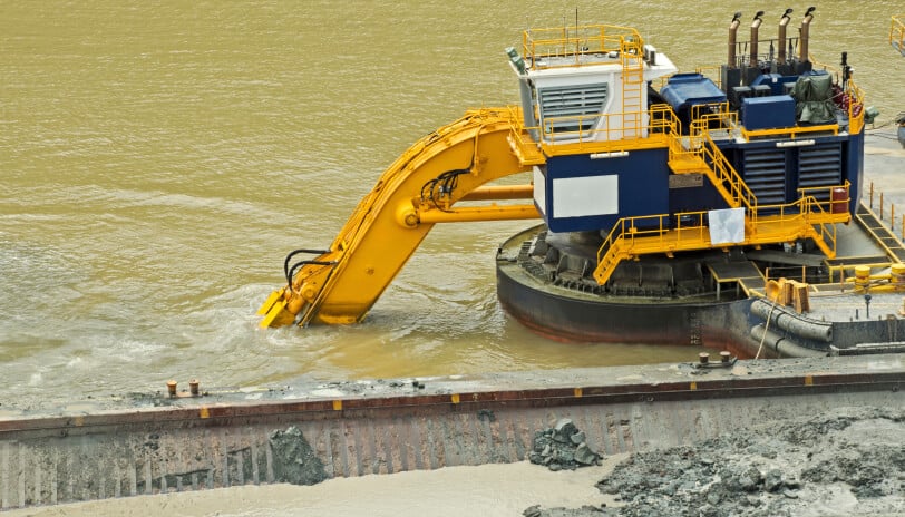 Cutting-edge dredging solutions for efficient, eco-friendly material extraction in Panama City projects