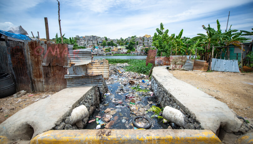 Santo Domingo construction and wastewater treatment