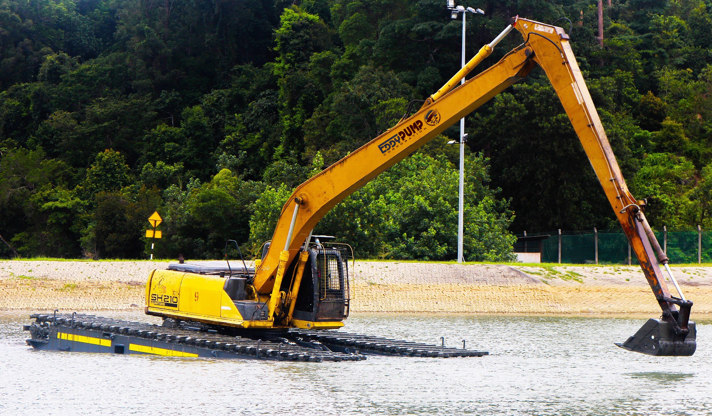 Amphibious Excavator Clay Emperor Multi Function for Canal Dredging - China  Amphibious Machine, Amphibious Multipurpose Machine