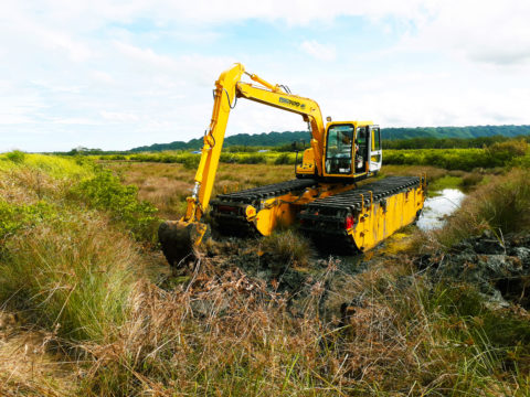 How Amphibious Excavators Enhance Wetland Dredging