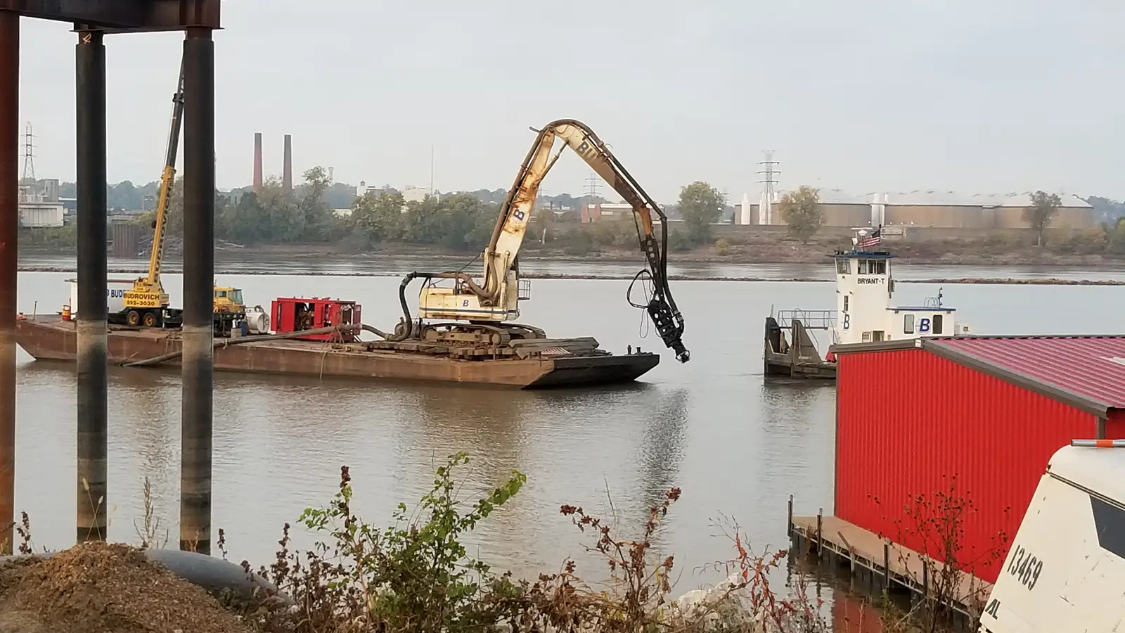 Close-up of the 10-inch EDDY dredge pump in operation at the Budrovich site