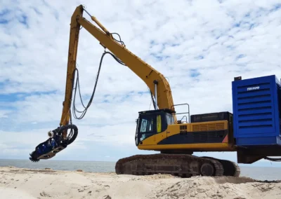 Heavy-duty excavator slurry pumping attachment on shoreline, top dredging solution with low operating cost for USA projects