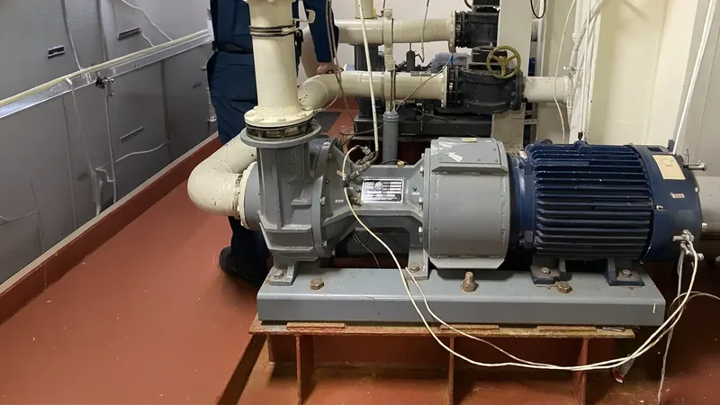 products-slurry-pumps-mobile EDDY slurry pump and electric motor installed in a plant room